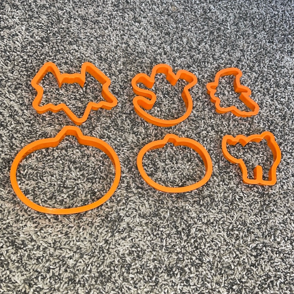 Halloween holiday cookie cutters or playdoh cutters